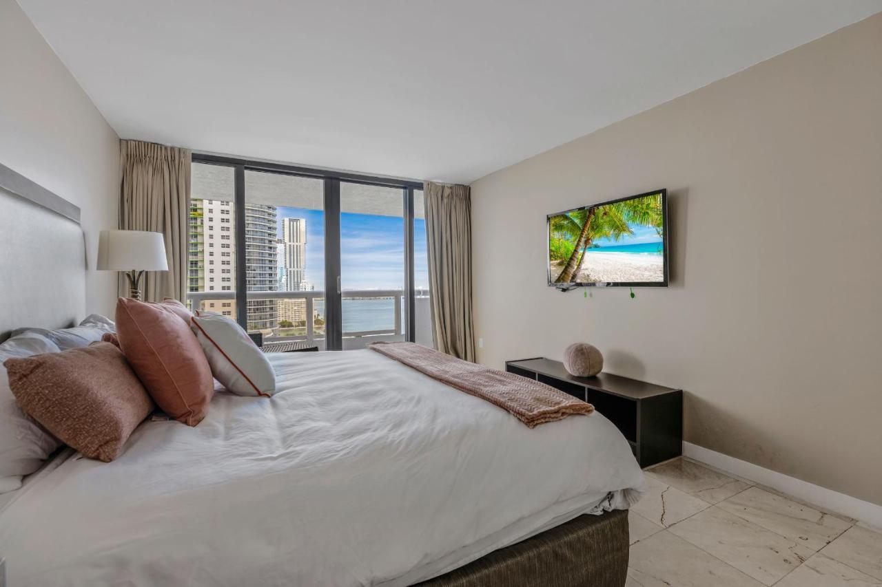 High Rise Comfort With Balcony Doral Eksteriør bilde