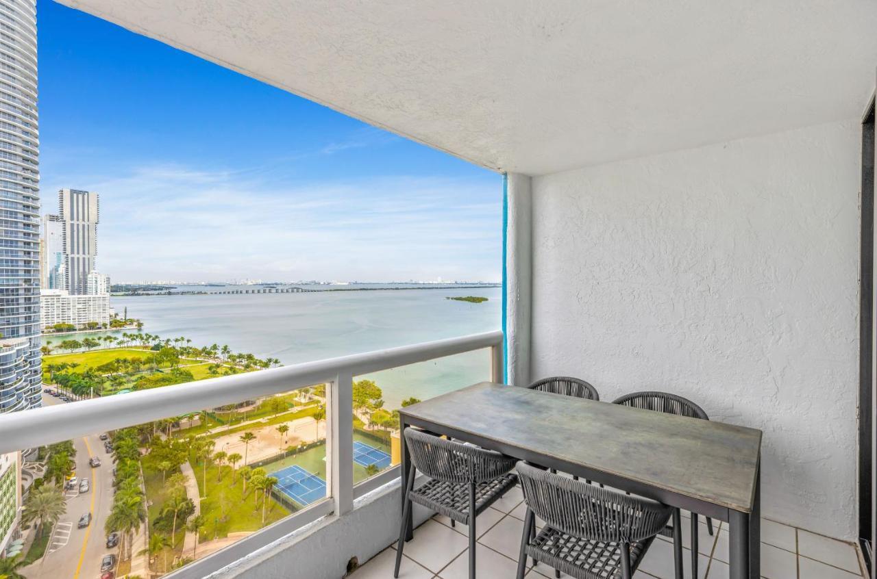 High Rise Comfort With Balcony Doral Eksteriør bilde