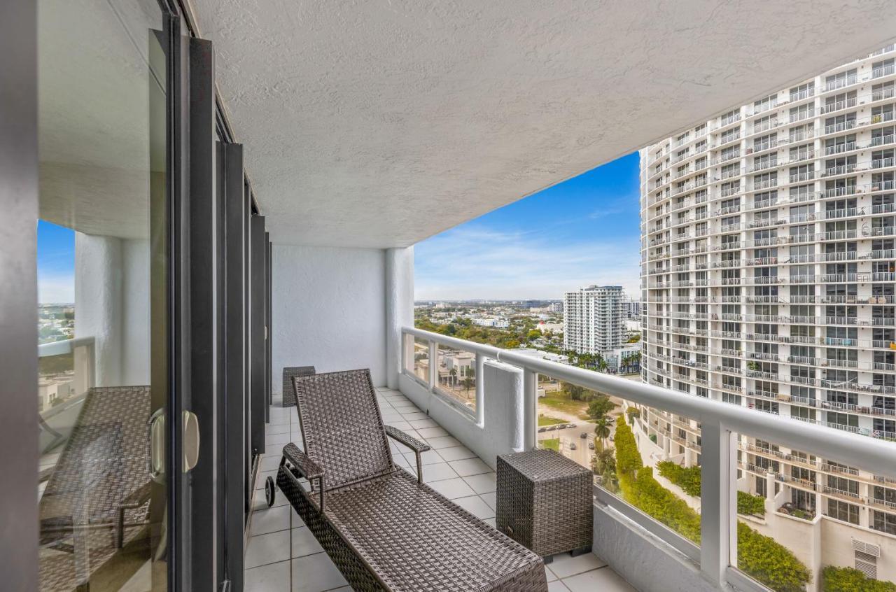 High Rise Comfort With Balcony Doral Eksteriør bilde